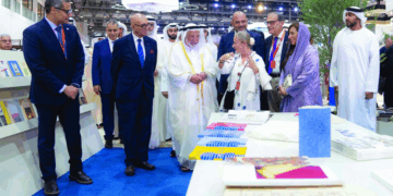 الدورة الـ 44 تقام تحت شعار «بينك وبين الكتاب» بمشاركة 2500 ناشر وعارض من 118 دولة سلطان القاسمي يفتتح «الشارقة للكتاب».. ويزف بشرى «الموسوعة العربية الشاملة»