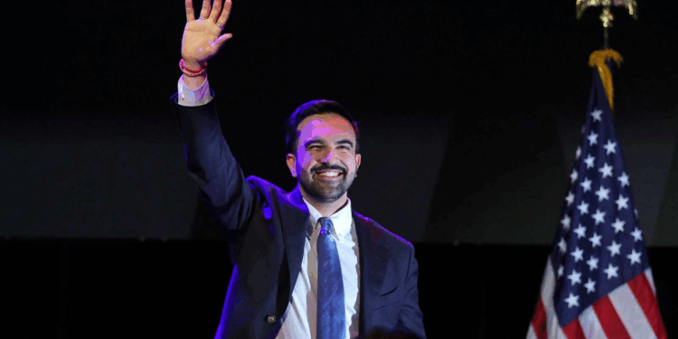 وزير إسرائيلي يهاجم ممداني.. ويوجه دعوة إلى يهود نيويورك