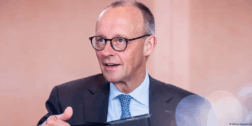 ميرتس: “الحرب في سوريا انتهت.. وسنرحل من يرفض العودة طوعا”