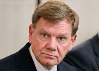 الحكومة الألمانية تطالب بعودة اللاجئين السوريين إلى بلدهم .. وحديث وزير ألماني عن صعوبة عودة السوريين يغضب زملائه!