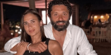 طليقة كريم محمود عبد العزيز: “علمت بطلاقي على إنستغرام” آن الرفاعي: “علمت بالطلاق من ستوري إنستغرام، دون ورقة طلاق أو إخطار من مأذون”