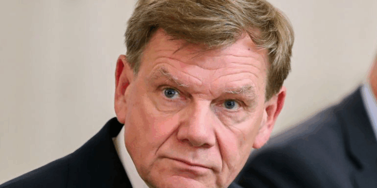 الحكومة الألمانية تطالب بعودة اللاجئين السوريين إلى بلدهم .. وحديث وزير ألماني عن صعوبة عودة السوريين يغضب زملائه!