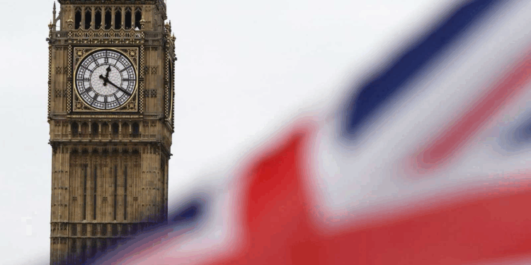 لا إقامة دائمة قبل 20 عاما.. بريطانيا تشدد قواعد اللجوء