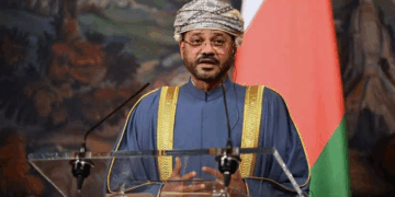 وزير خارجية عُمان: إسرائيل هي المصدر الرئيسي لغياب الأمن بالمنطقة وليس إيران