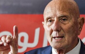 السلطات التونسية تعتقل المعارض البارز أحمد نجيب الشابي