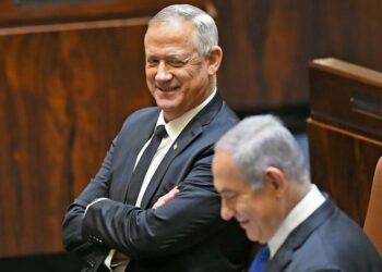 غانتس: طلب نتنياهو للعفو زائف تماما