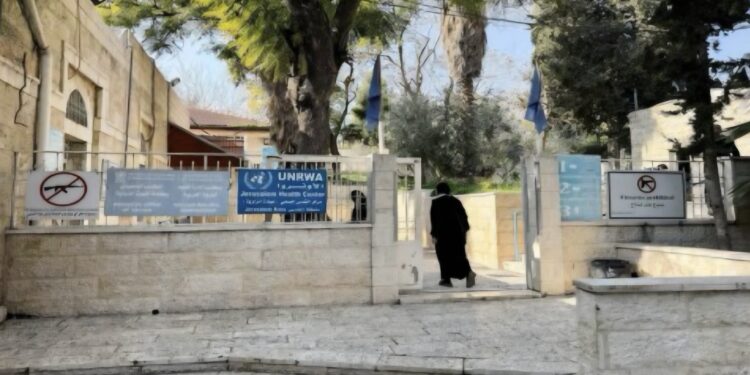 مفوض الأونروا يندد بمصادرة إسرائيل ممتلكات مقرها بالقدس الشرقية