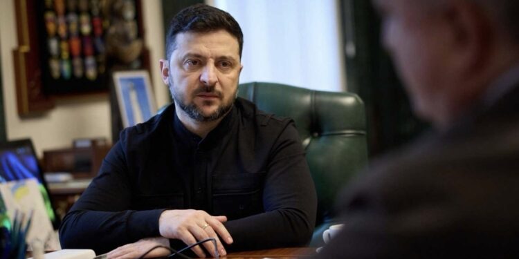 زيلينسكي: “محادثات السلام” مع واشنطن “بنّاءة” لكنها “صعبة”