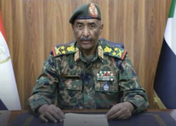 البرهان: لن نقبل بهدنة ما دام “الدعم السريع” في السودان والقتال سيستمر وقواتنا تعتمد على نفسها في حسم التمرد