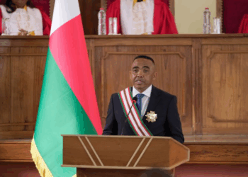 ماكرون يتصل برئيس مدغشقر الانتقالي ويعرض دعم فرنسا