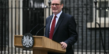 بريطانيا.. جنرالات سابقون يدعون ستارمر لقطع العلاقات العسكرية مع إسرائيل