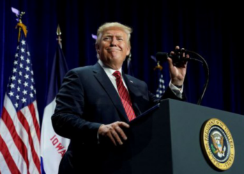 لوموند: ترامب بدأ يدرك نهايته التي لا محيد عنها