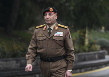 من هو رئيس الأركان الليبي ومن كان برفقته في الطائرة المنكوبة؟