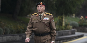 من هو رئيس الأركان الليبي ومن كان برفقته في الطائرة المنكوبة؟