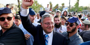 بعد قانون الاعدام.. المتطرف “بن غفير” يقترح اعتقال الأسرى الفلسطينيين داخل سجن مُحاط بالتماسيح لمنع هروبهم