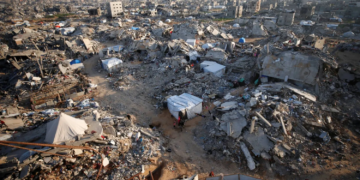 حماس تتهم إسرائيل بمواصلة خرق اتفاق غزة رغم الحديث عن المرحلة الثانية وتحذر من أن انتهاكات الاحتلال تزيد خطورة الأوضاع الإنسانية