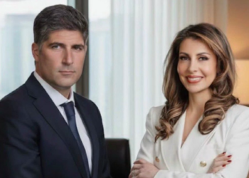 الإدارة الأميركية قررت وضع أورتاغوس في «إجازة إدارية» وتجميد مهامها مؤقتاً، بالتزامن مع فتح تحقيق داخلي مبعوثة واشنطن مورغان أورتاغوس إلى لبنان تنفصل عن زوجها وترتبط برجل أعمال لبناني مثيرا للجدل !!!