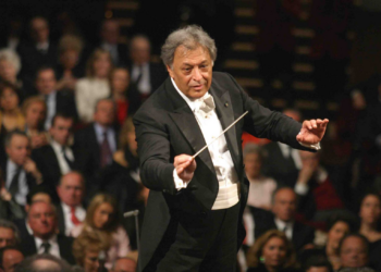 قائد الأوركسترا العالمي زوبين ميهتا يلغي جميع مشاريعه في إسرائيل احتجاجا على جرائم الحرب بحق الفلسطينيين