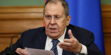 لافروف: منفتحون على أي مفاوضات جدية تعالج الأسباب الجذرية للأزمة في أوكرانيا