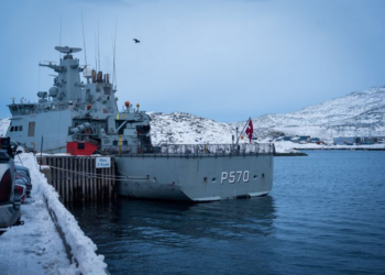 واشنطن تؤكد جديتها بشأن غرينلاند وأوروبا تعزز حضورها العسكري