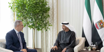 رئيس دولة الإمارات استقبل وزير الخارجية التركي