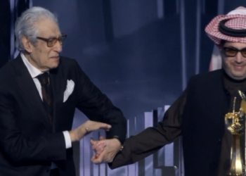 فاروق حسني يحصد جائزة الإنجاز مدى الحياة في حفل «Joy Awards»