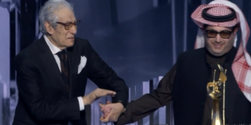 فاروق حسني يحصد جائزة الإنجاز مدى الحياة في حفل «Joy Awards»