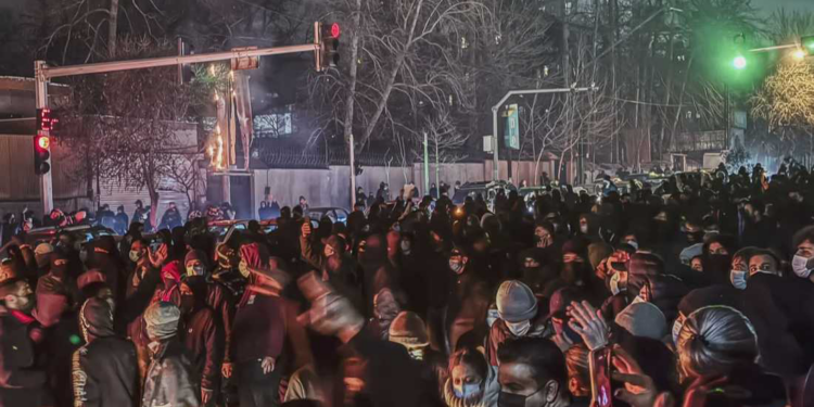 رسائل عبر روسيا.. هذا ما تعهدت به إسرائيل وإيران