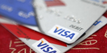 ترامب: لن نسمح لشركات بطاقات الائتمان باستغلال الشعب الأميركي