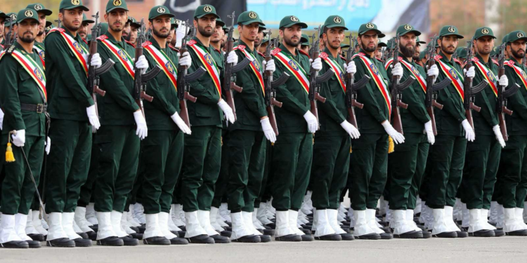 الحرس الثوري: حماية إنجازات الثورة وأمن إيران “خط أحمر”