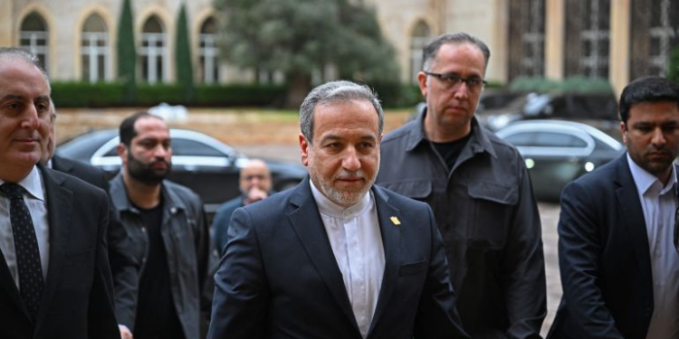 عراقجي: إيران ستدافع عن نفسها ضد أي تهديد خارجي