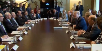 ترامب يراقب تعامل إيران مع المتظاهرين ويطلب تجهيز القدرات اللازمة لشن هجوم