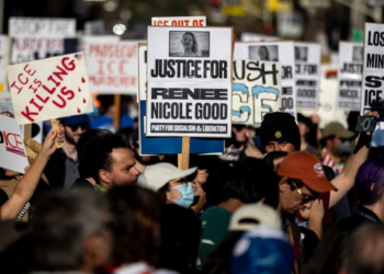 المظاهرات تعم المدن الأميركية احتجاجا على مقتل امرأة برصاص وكالة الهجرة