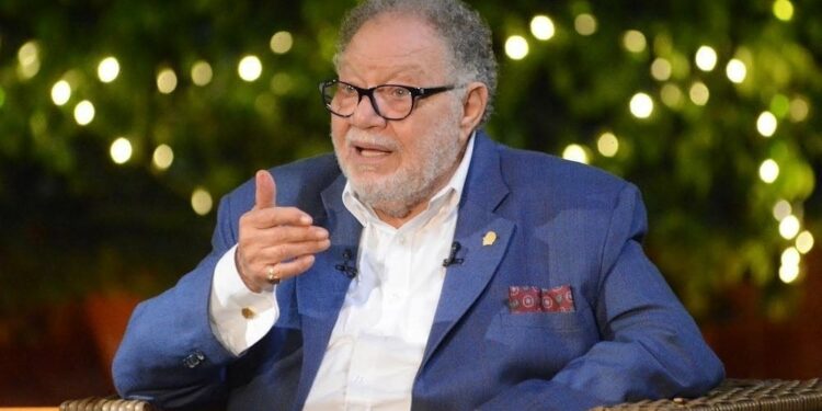 تكريم يحيى الفخرانى بـ«جائزة الاستحقاق الكبرى»