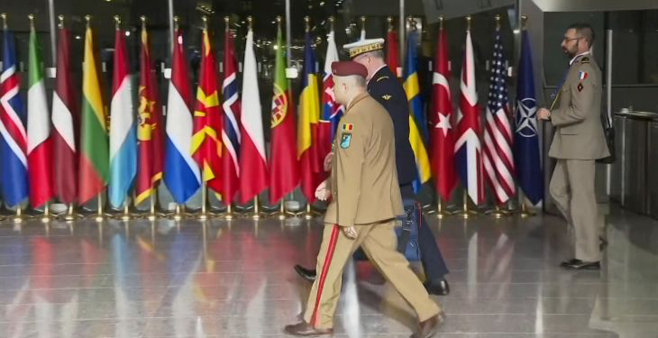 الناتو يبحث رفع الجاهزية الدفاعية وزيادة تسليح أوكرانيا