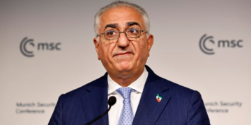 رضا بهلوي يدعو واشنطن للتدخل العسكري في إيران