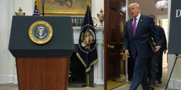 “ذا أتلانتيك”: ترامب قد ينسحب من مفاوضات أوكرانيا