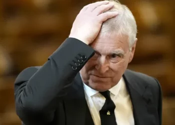 اعتقال أندرو الأمير السابق وشقيق ملك بريطانيا بعد فضيحة إبستين.. الملك تشارلز: “العدالة يجب أن تأخذ مجراها”