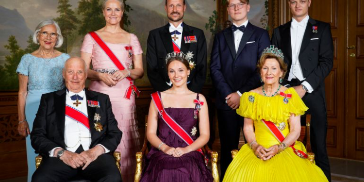 البرلمان النرويجي يجدد الثقة بالملكية رغم تراجع التأييد الشعبي وأزمات العائلة