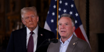 مسؤولون أمريكيون : الإسرائيليون وليس ترامب يريدون ضرب إيران