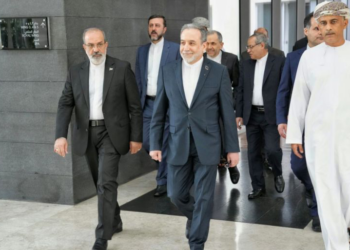 نيويورك تايمز: ترمب يعود للمسار الدبلوماسي مع إيران لكن الطريق ضيق