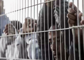 الاحتلال يحرم الأسرى في سجن عوفر من الصيام والإفطار بالوقت الصحيح