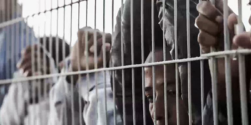 الاحتلال يحرم الأسرى في سجن عوفر من الصيام والإفطار بالوقت الصحيح