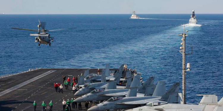 إيران.. جهود دبلوماسية متسارعة وطهران تحذّر واشنطن من “رد خارج الحسابات”