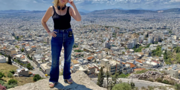 الشرطة ترجح انتحار منتجة مسلسل «طهران» الإسرائيلية في فندق بأثينا