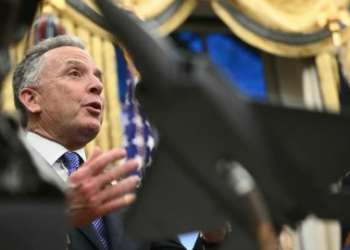 ويتكوف: إيران على بعد أسبوع من صناعة القنبلة النووية وترامب متعجب من عدم استسلامها رغم الضغوط العسكرية