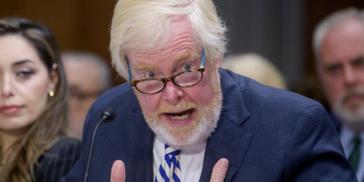 جنوب أفريقيا تقبل سفيرا أمريكيا مثيرا للجدل