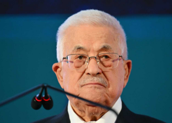 “عباس يقر نشر مسودة دستور دولة فلسطين “المؤقت