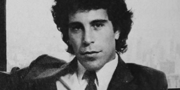 لوموند: هكذا نسج إبستين الشبكة العالمية التي ظلت تحميه