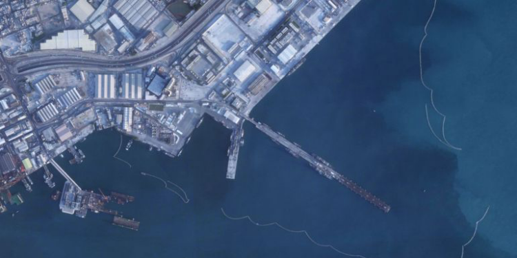 سفن الأسطول الأمريكي الخامس تغادر قواعدها بالبحرين إلى عرض البحر